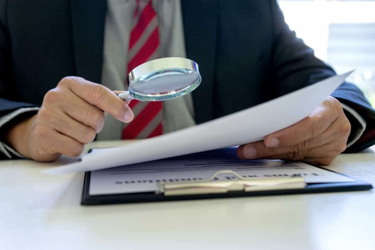 Investigating with a magnifying glass